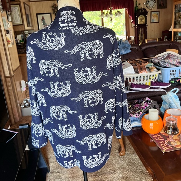 Crown & Ivy Navy Blue Elephant Pattern One Button Open Front Cardigan Size Large - Picture 6 of 13
